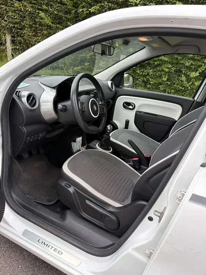 Gebraucht Renault Twingo LIMITED 90 PS (66 kW) 2018 Weiß Kleinwagen