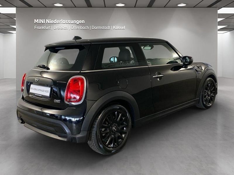 Second-hand Mini ONE 102 CP (75 kW) 2022 Negru Hatchback