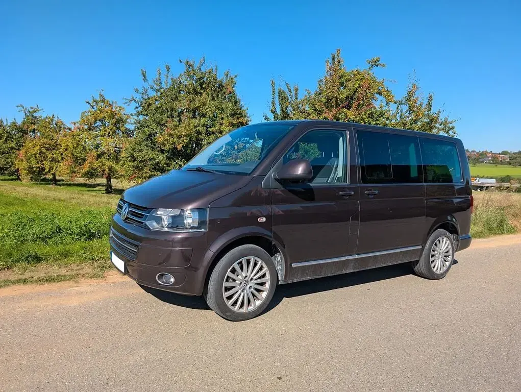 Gebraucht VW Multivan Highline 179 PS (131 kW) 2010 Violet Van / Kleinbus