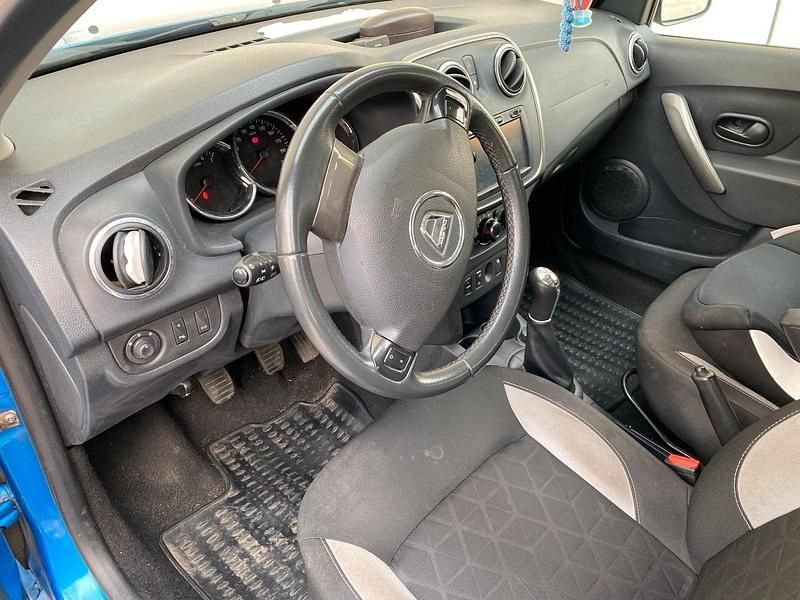 Gebraucht Dacia Sandero 90 PS (66 kW) 2016 Blau Limousine