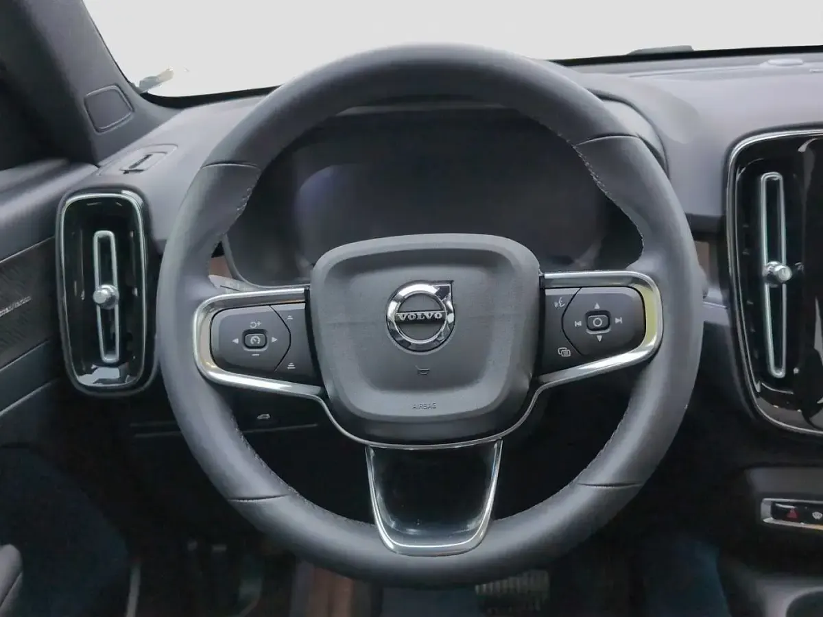 Gebraucht Volvo EC40 220 kW (300 PS) 2022 SUV