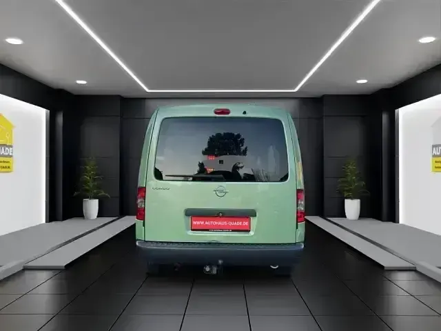 Używany Opel Combo 90 KM (66 kW) 2010 Zielony Minivan