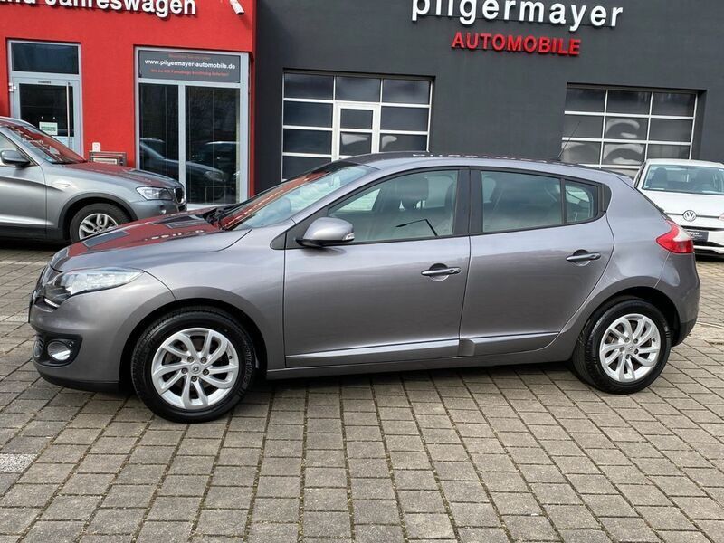 Grau Gebraucht 2013 Renault Mégane III Initiale Paris Limousine | 4.999 € (Fairer Preis) - Bild 1/4