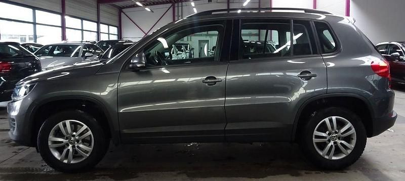 Gebraucht VW Tiguan 122 PS (89 kW) 2012 Grau SUV