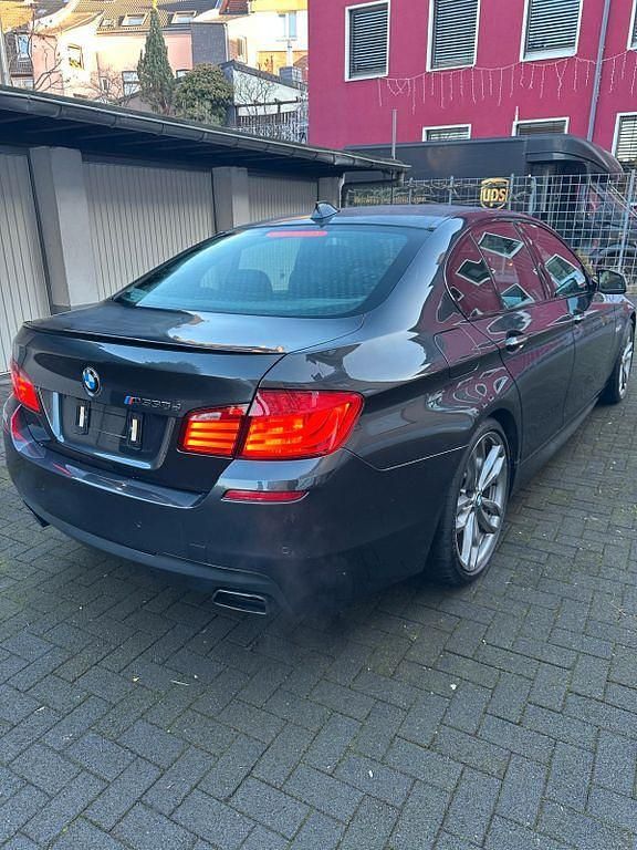 Gebraucht BMW M550 Performance 381 PS (280 kW) 2013 Grau Limousine