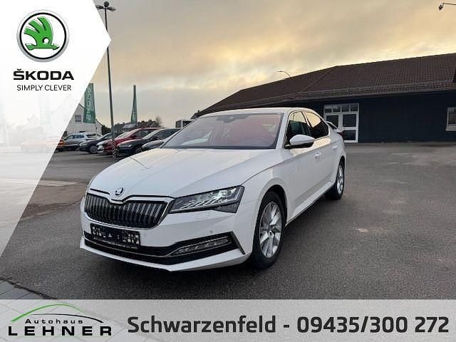 Weiß Gebraucht 2020 Skoda Superb Style Limousine | 19.989 € (Fairer Preis) - Bild 1/4