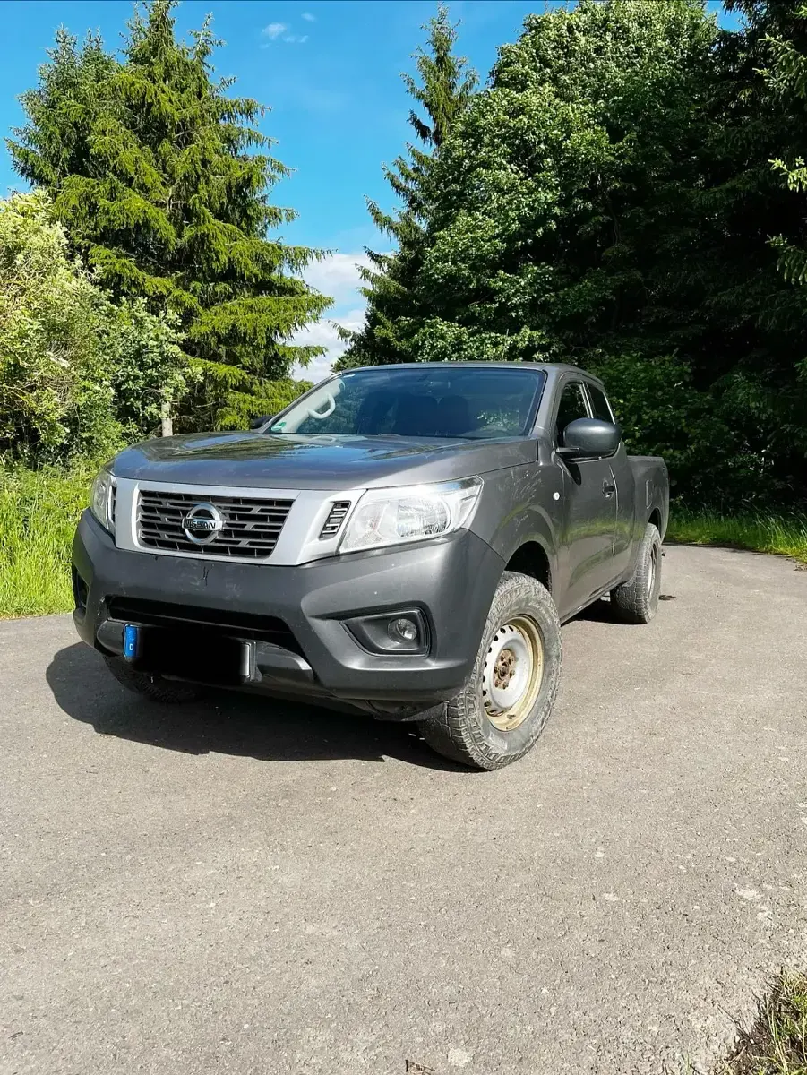 Gebraucht Nissan Navara 163 PS (119 kW) 2017 Grau Pickup