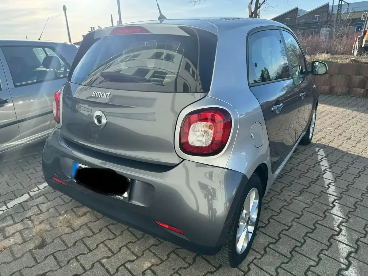 Gebraucht Smart ForFour 90 PS (66 kW) 2017 Grau Kleinwagen