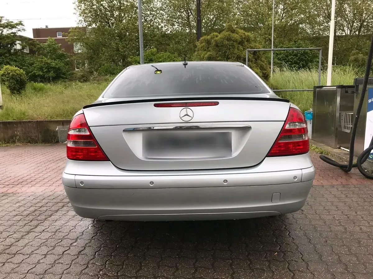 Gebraucht Mercedes E280 190 PS (139 kW) 2005 Silber Limousine