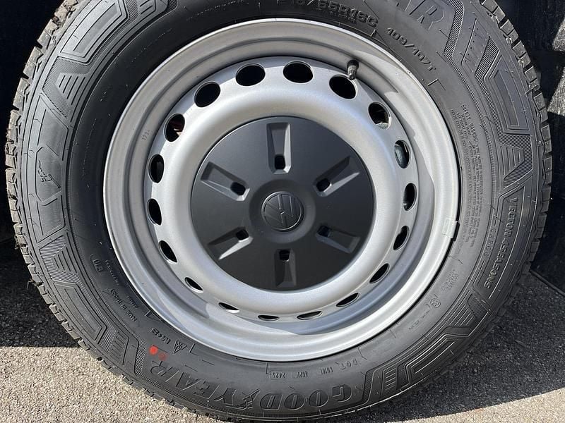 Neu VW T6.1 100 kW (136 PS) 2026 Clear white Van