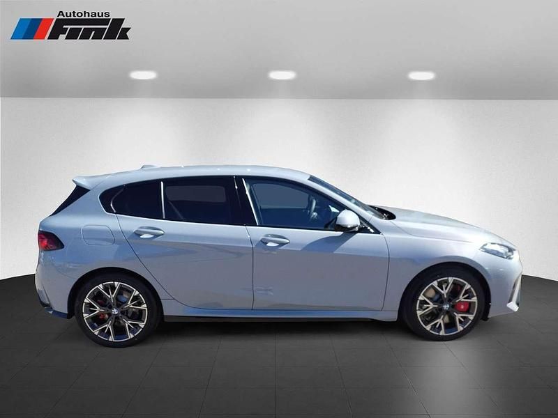 Neu BMW 123 M Sport 218 PS (160 kW) 2026 Brooklyn grau Kleinwagen