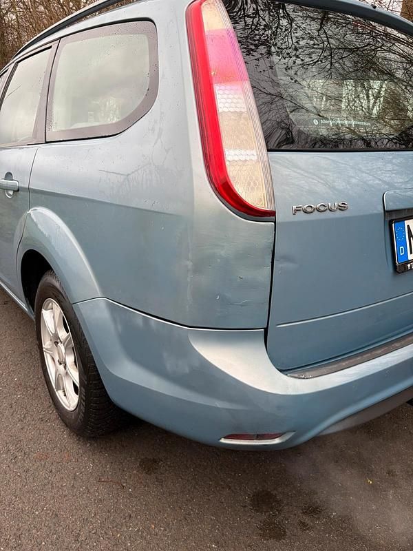 Gebraucht Ford Focus 109 PS (80 kW) 2008 Silber Kombi