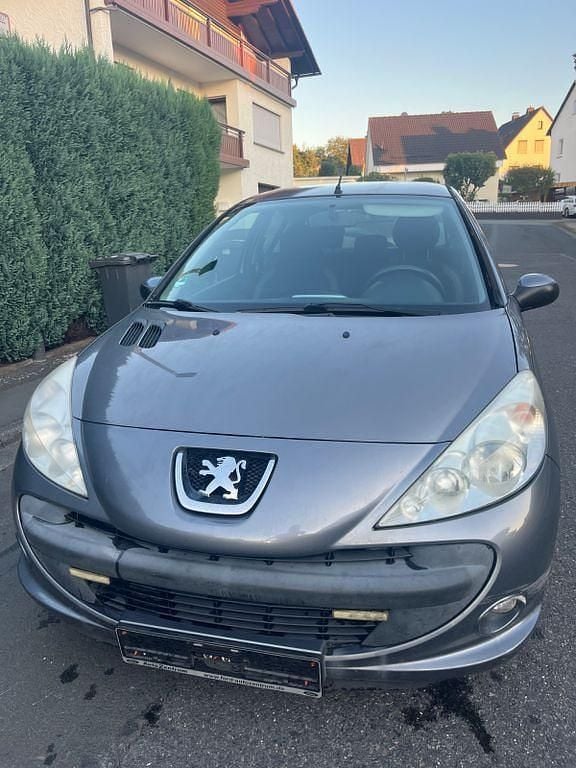 Grau Gebraucht 2009 Peugeot 206+ Kleinwagen | 1.414 € (Guter Preis) - Bild 1/4