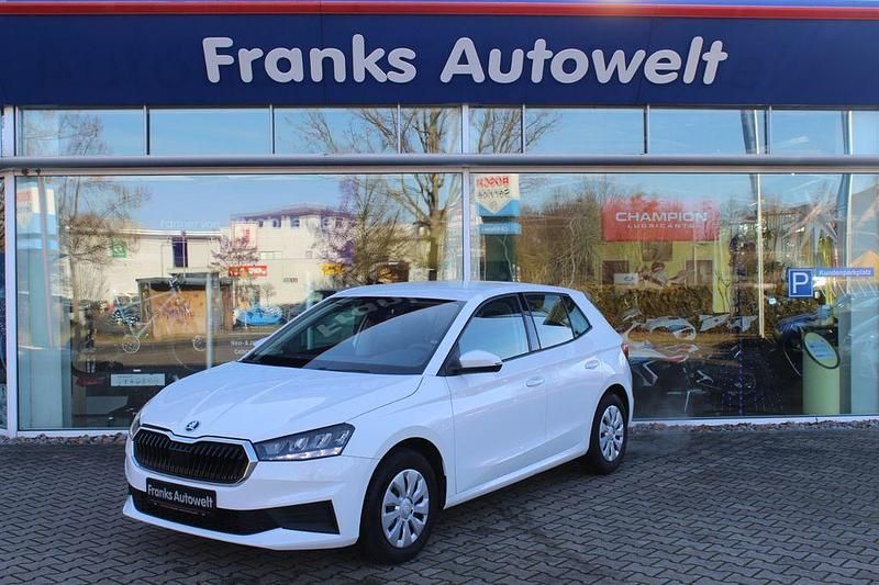 Gebraucht Skoda Fabia Active 65 PS (47 kW) 2022 Weiß Limousine