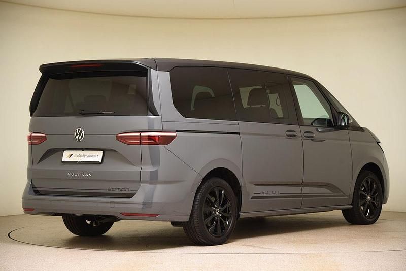 Gebraucht VW Multivan Life 150 PS (110 kW) 2024 Grau Van