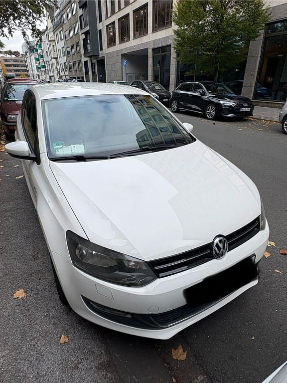 Weiß Gebraucht 2013 VW Polo Kleinwagen | 5.200 € (Guter Preis) - Bild 1/4