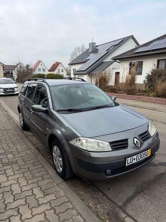 Gebraucht Renault Mégane II Authentique 106 PS (77 kW) 2005 Silber Limousine