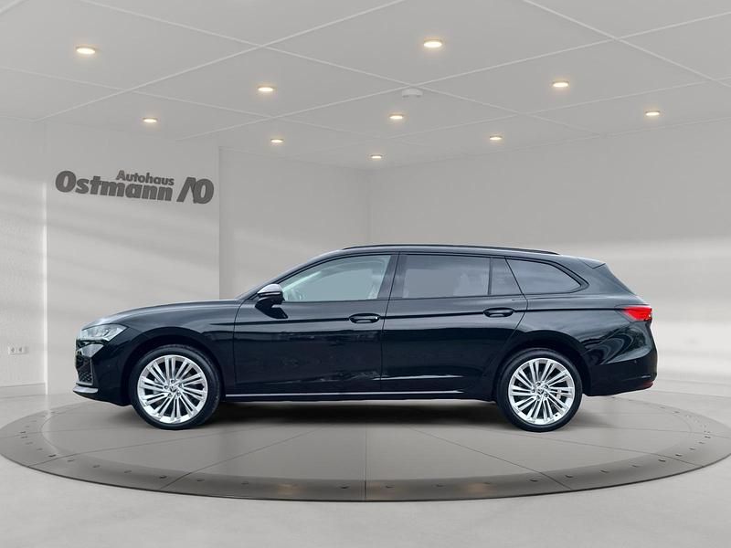 Gebraucht Skoda Superb 150 PS (110 kW) 2025 Ebony schwarz Kombi