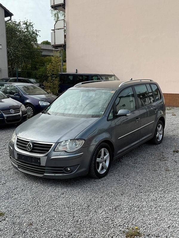 Używany VW Touran 170 KM (125 kW) 2007 Szary Minivan