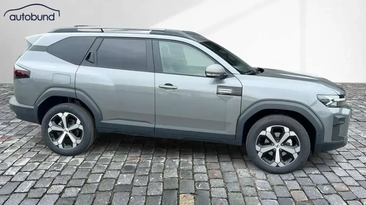 Neu Dacia Bigster Celebration 140 PS (102 kW) 2026 Dolomitgrau SUV