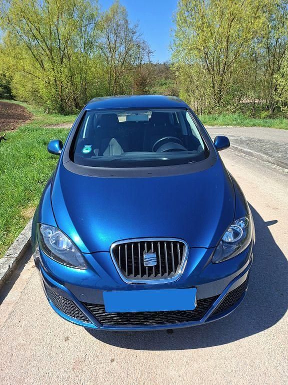 Usado Seat Altea Reference 105 HP (77 kW) 2014 Azul Monovolume