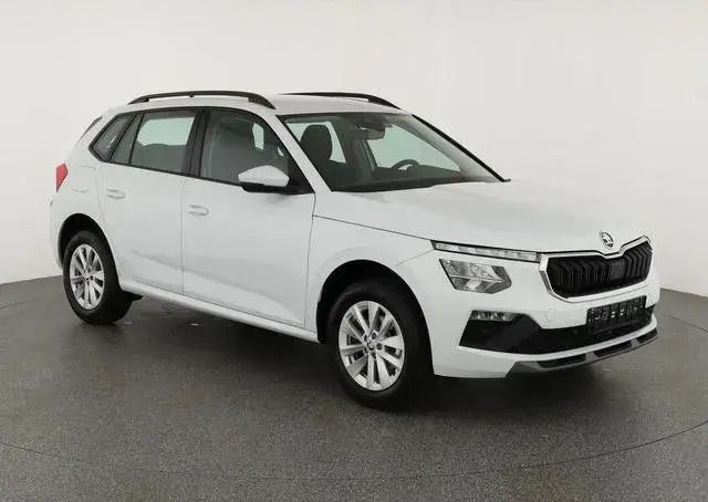 Moon white perleffekt Gebraucht 2025 Skoda Kamiq Selection SUV | 27.495 € (Fairer Preis) - Bild 1/4