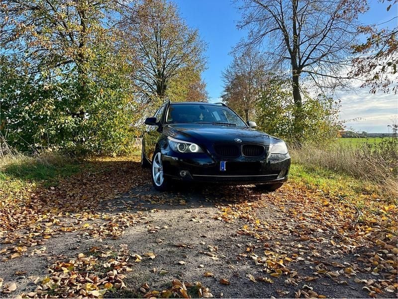 Gebraucht BMW 525 197 PS (144 kW) 2009 Schwarz Kombi
