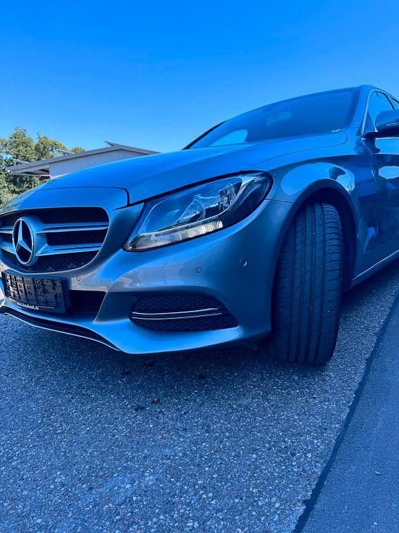 Silber Gebraucht 2014 Mercedes C180 Avantgarde Limousine | 16.950 € (Fairer Preis) - Bild 1/4