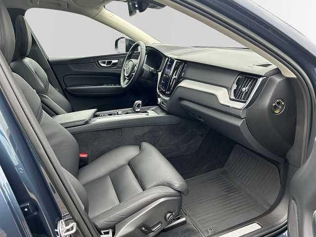 Gebraucht Volvo XC60 145 PS (106 kW) 2022 SUV