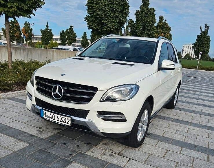 Weiß Gebraucht 2013 Mercedes ML350 SUV | 14.900 € (Guter Preis) - Bild 1/4