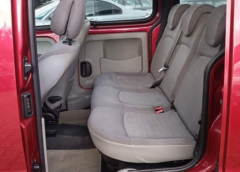 Gebraucht Renault Kangoo Expression 95 PS (69 kW) 2002 Rot Van / Kleinbus