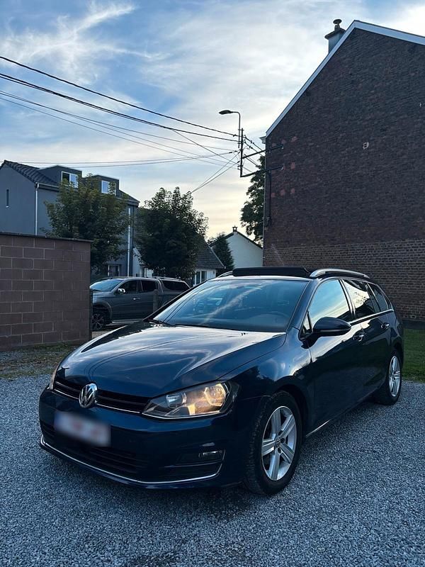 Blau Gebraucht 2016 VW Golf VII Kombi | 5.350 € (Superpreis) - Bild 1/4