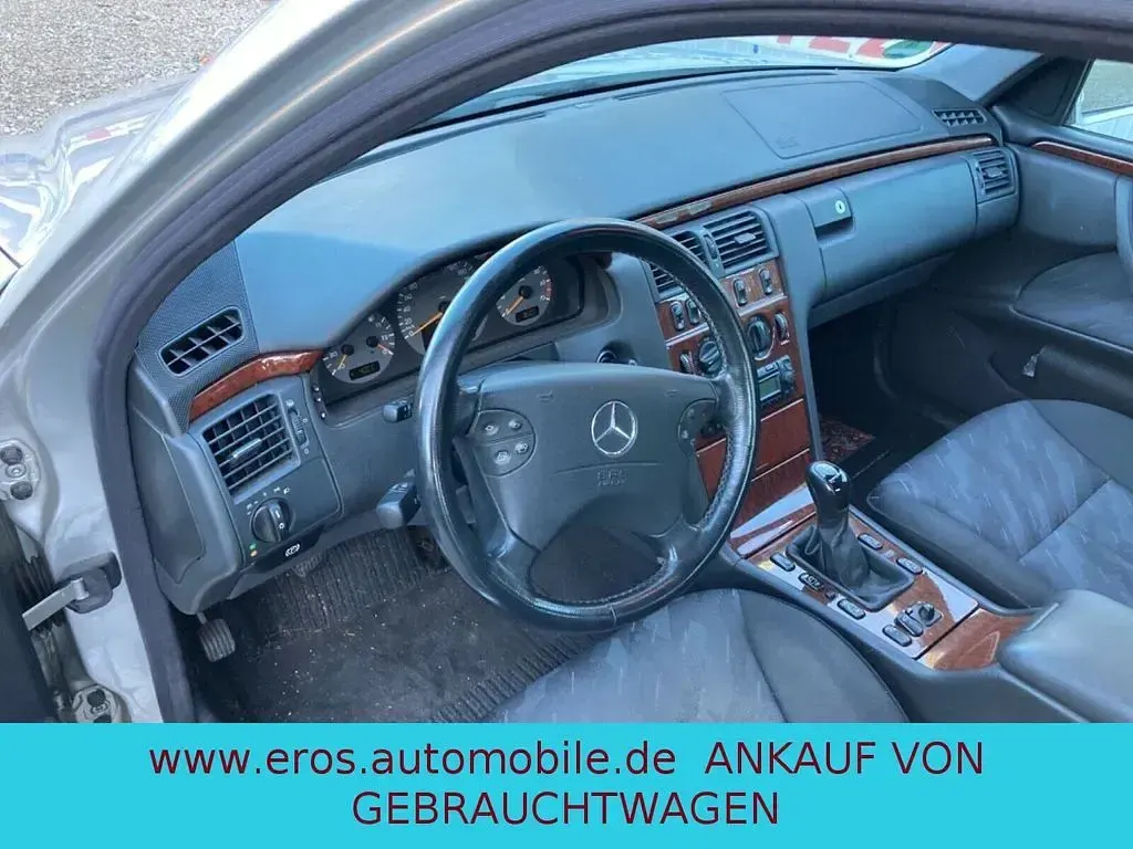Second-hand Mercedes E200 163 CP (119 kW) 2001 Argintiu Berlinǎ