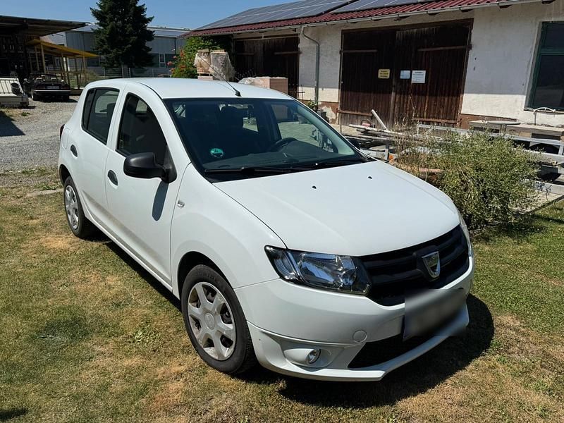 Weiß Gebraucht 2014 Dacia Sandero Kleinwagen | 4.500 € (Guter Preis) - Bild 1/4
