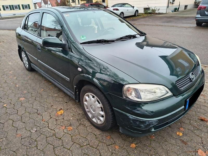 Grün Gebraucht 1999 Opel Astra Limousine | 1.000 € (Guter Preis) - Bild 1/4