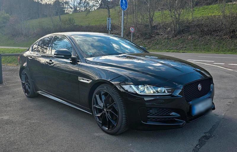 Gebraucht Jaguar XE R 179 PS (131 kW) 2017 Schwarz Limousine
