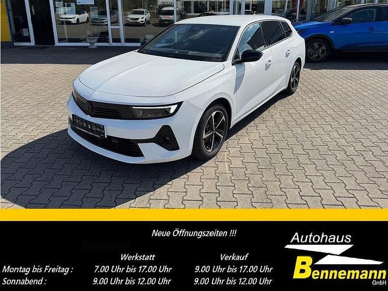 Weiß Gebraucht 2024 Opel Astra Kombi | 25.950 € (Etwas zu teuer) - Bild 1/4