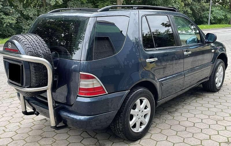 Gebraucht Mercedes ML430 272 PS (200 kW) 2000 Blau SUV