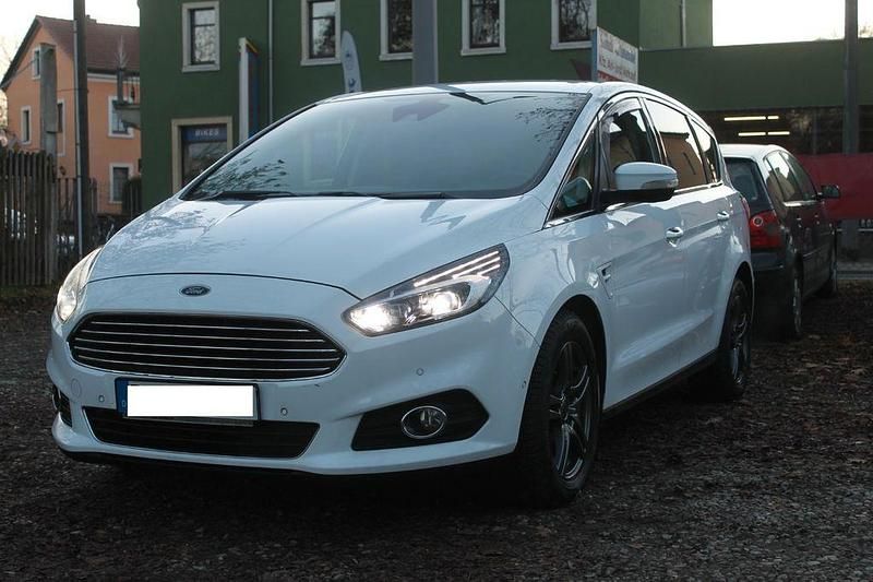 Weiß Gebraucht 2018 Ford S-MAX S Van / Kleinbus | 7.550 € - Bild 1/4