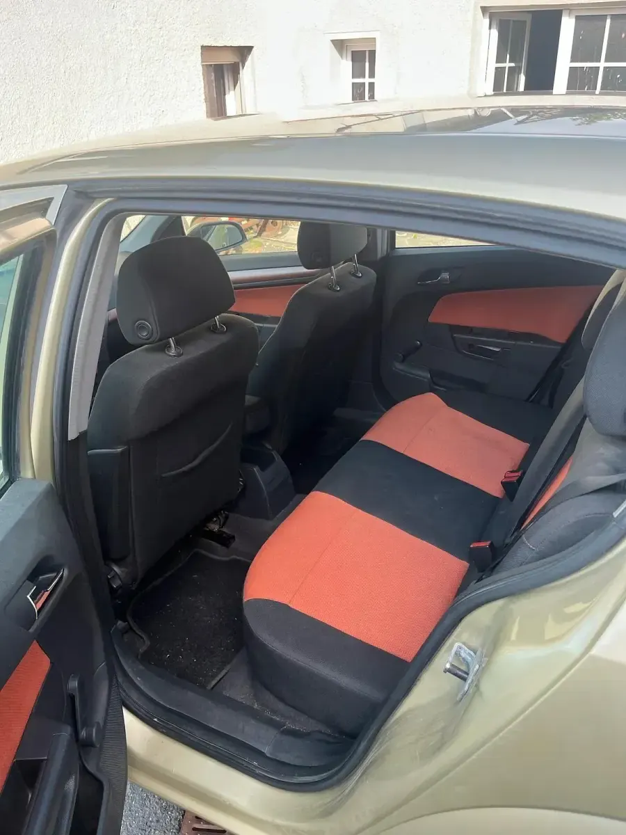 Gebraucht Opel Astra 105 PS (77 kW) 2004 Gold Kleinwagen