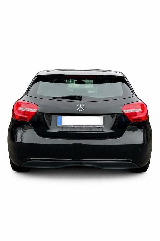 Gebraucht Mercedes A180 Edition 122 PS (89 kW) 2015 Schwarz Limousine