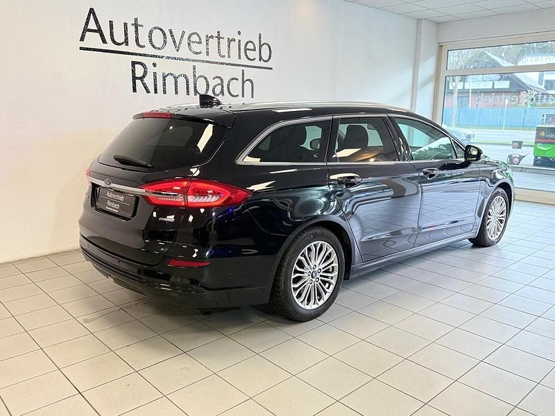 Gebraucht Ford Mondeo Titanium 188 PS (138 kW) 2022 Schwarz Kombi
