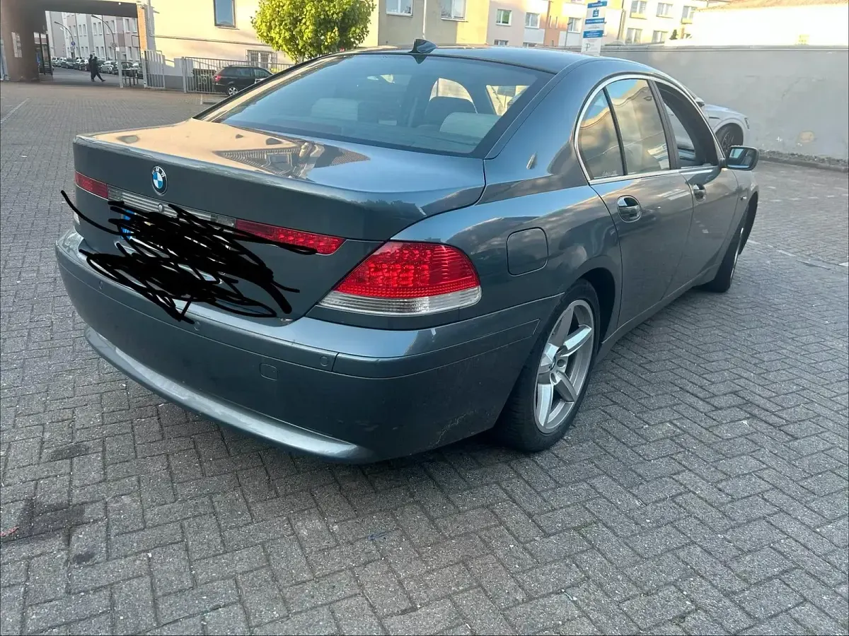 Gebraucht BMW 735 279 PS (205 kW) 2002 Grau Limousine