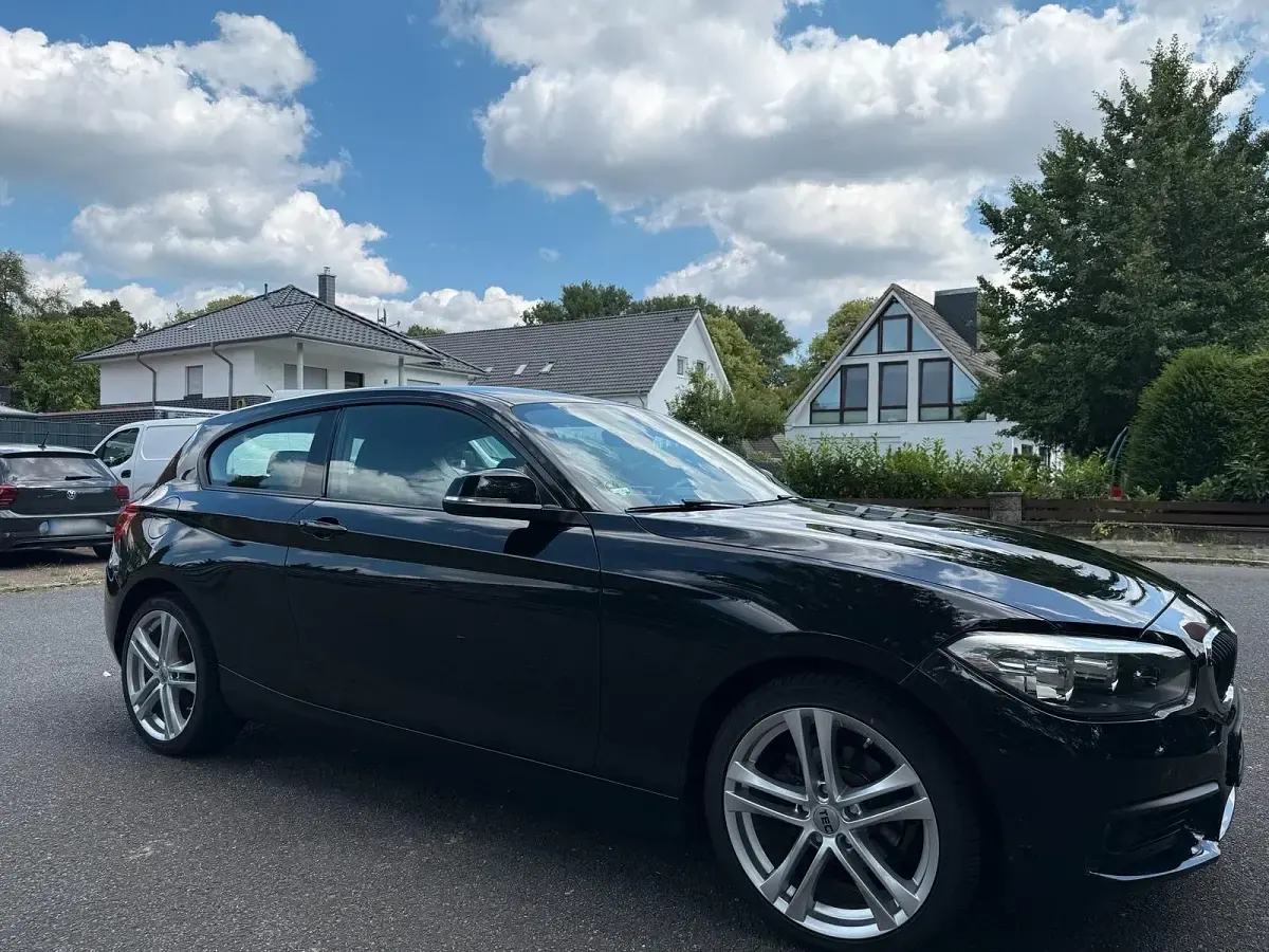 Gebraucht BMW 116 109 PS (80 kW) 2015 Schwarz Kleinwagen