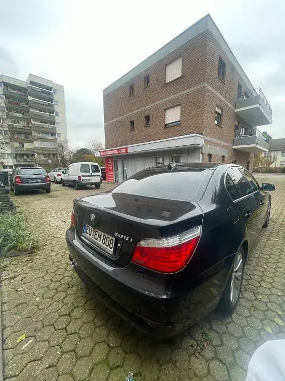 Second-hand BMW 525 218 CP (160 kW) 2008 Negru Berlinǎ