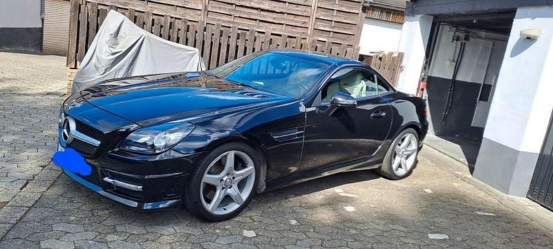 Schwarz Gebraucht 2012 Mercedes SLK200 Cabrio | 18.990 € (Fairer Preis) - Bild 1/3