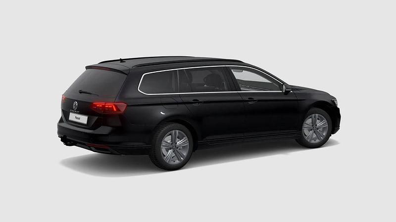 Gebraucht VW Passat Business 150 PS (110 kW) 2021 Deep black perleffekt Kombi