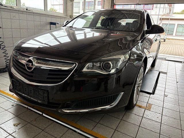 Mahogany brown (p2/so) Gebraucht 2014 Opel Insignia Innovation Limousine | 5.800 € (Superpreis) - Bild 1/4