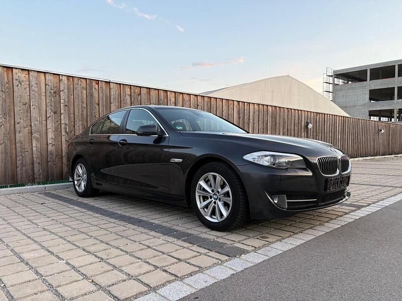 Gebraucht BMW 530 245 PS (180 kW) 2010 Grau Limousine