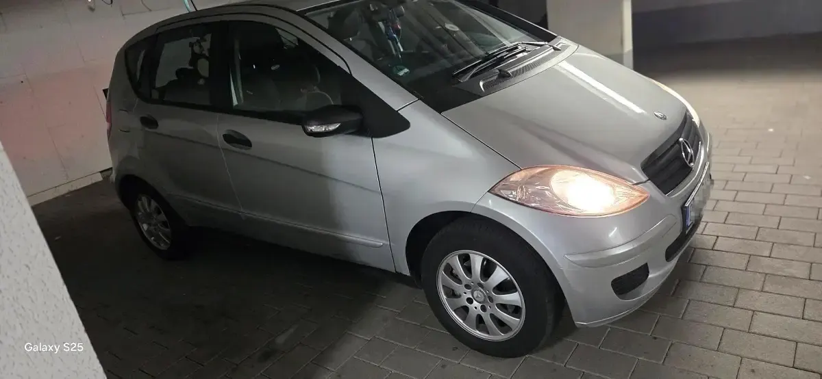 Używany Mercedes A180 109 KM (80 kW) 2007 Srebrny Hatchback